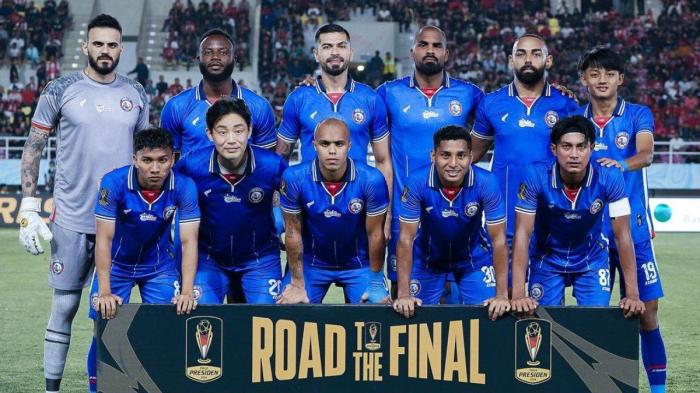 Jika tak mau terperosok ke zona degradasi, berikut permintaan pelatih Arema FC mencari pengganti Dalberto